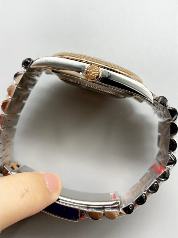 ロレックス デイトジャスト 41MM ツートーン ローズゴールドプレート フルーテッドダイヤル ウォッチ（1:1スーパークローン）