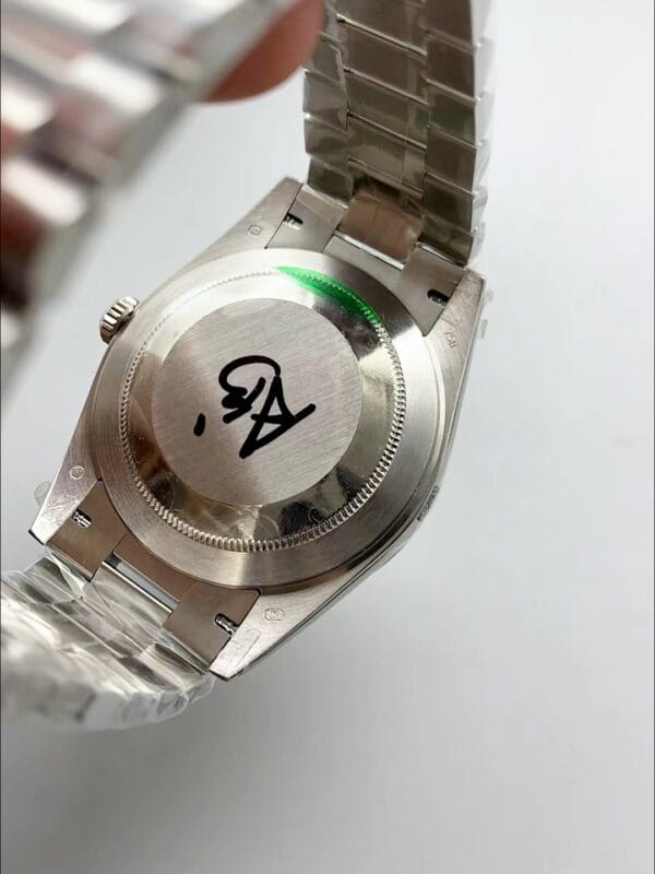 ロレックス デイデイト シルバーストライプダイヤル フルーテッドベゼル ステンレススチールブレスレット デイデイト表示 1:1スーパークローン