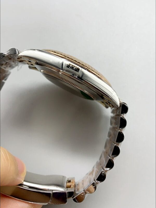 ロレックス デイトジャスト 41MM ツートーン ローズゴールドプレート フルーテッドダイヤル ウォッチ（1:1スーパークローン）