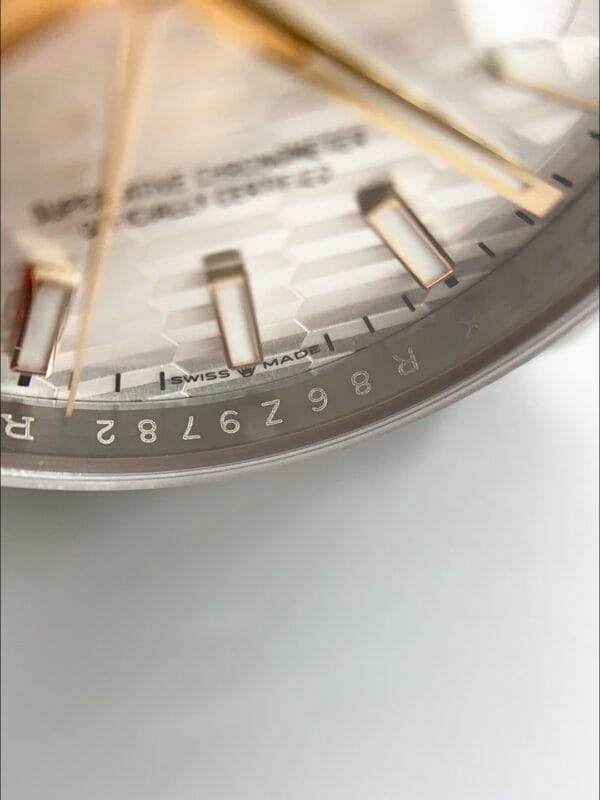 ロレックス デイトジャスト 41MM ツートーン ローズゴールドプレート フルーテッドダイヤル ウォッチ（1:1スーパークローン）