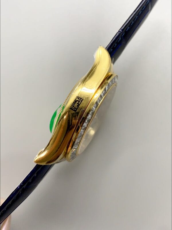 ロレックス デイトナ ブルーダイヤル ダイヤモンドベゼル ゴールドケース ブルーレザーストラップ クロノグラフ 1:1スーパークローン