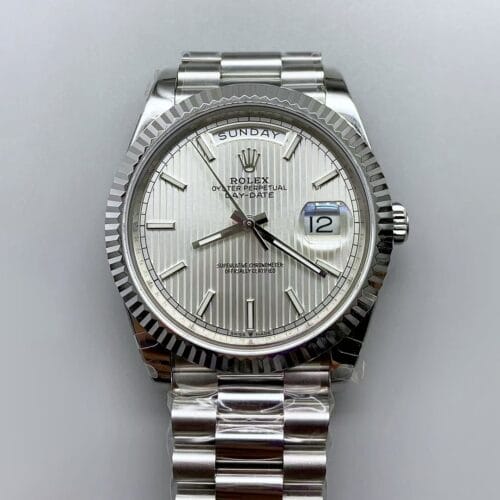ロレックス デイデイト シルバーストライプダイヤル フルーテッドベゼル ステンレススチールブレスレット デイデイト表示 1:1スーパークローン