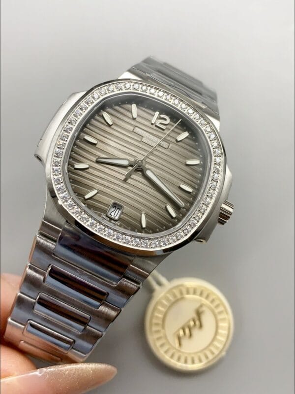 パテックフィリップ ノーチラス 7118 35MM 1:1 ステンレススチール グレーダイヤル（1:1スーパークローン）