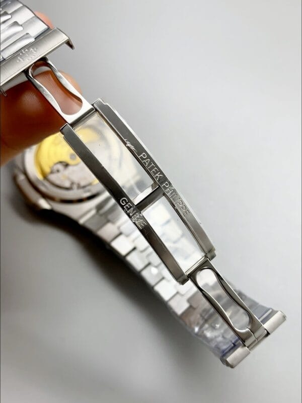 パテックフィリップ ノーチラス ステンレススチール グレーブルーダイヤル 1:1スーパークローン