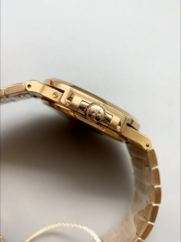 パテックフィリップ ノーチラス 5712/R ブラウンダイヤル ゴールドストラップ（1:1スーパークローン）