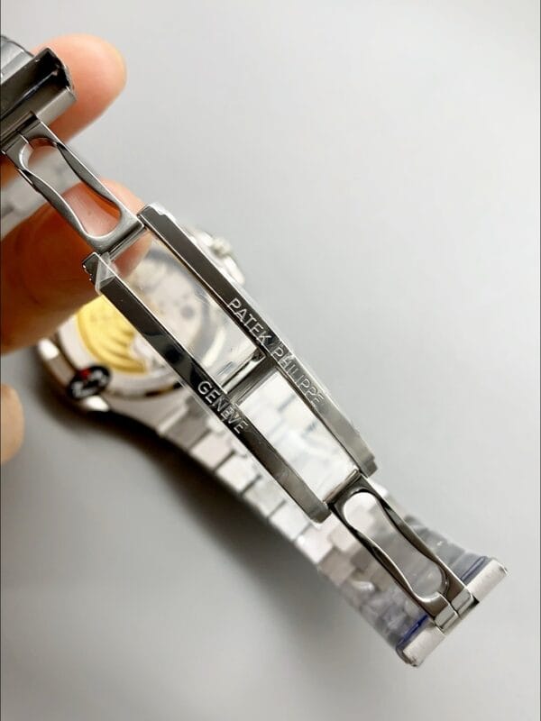 パテック フィリップ ノーチラス ブラックストライプダイヤル ダイヤモンドベゼル ステンレススチールブレスレット デイト 1:1スーパークローン