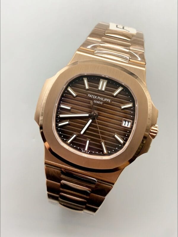 パテックフィリップ ノーチラス 5711/1R-001 ローズゴールド ブラウンダイヤル（1:1スーパークローン）