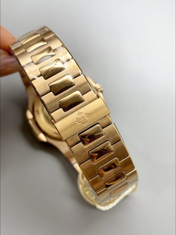 パテックフィリップ ノーチラス 5711/1R-001 ローズゴールド ホワイトダイヤル（1:1スーパークローン）