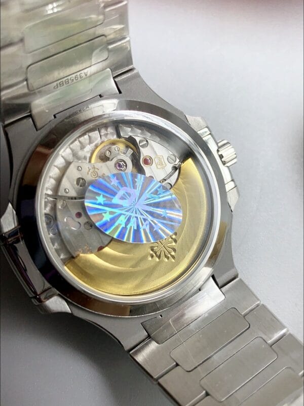 パテックフィリップ ノーチラス グレーストライプダイヤル ダイヤモンドベゼル ステンレススチールブレスレット 1:1スーパークローン