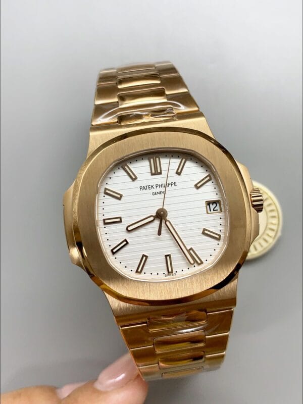 パテックフィリップ ノーチラス 5711/1R-001 ローズゴールド ホワイトダイヤル（1:1スーパークローン）