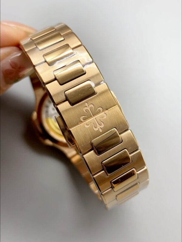 パテックフィリップ ノーチラス 7118R 35MM 1:1 ローズゴールド ホワイトダイヤル（1:1 スーパークローン）