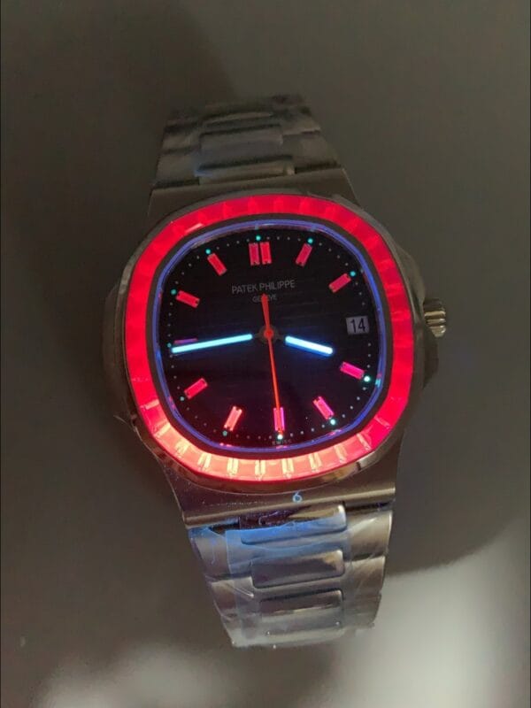 パテック フィリップ ノーチラス 5711 ブラックダイヤル 904Lスチール ルビーべゼル（1:1スーパークローン）