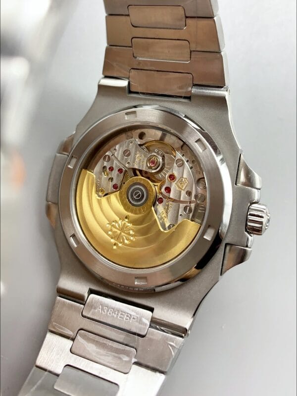 パテック フィリップ ノーチラス 5711 ブラックダイヤル 904Lスチール ルビーべゼル（1:1スーパークローン）