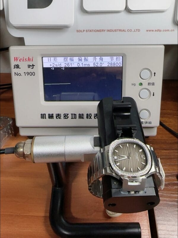 パテックフィリップ ノーチラス グレーストライプダイヤル ダイヤモンドベゼル ステンレススチールブレスレット 1:1スーパークローン