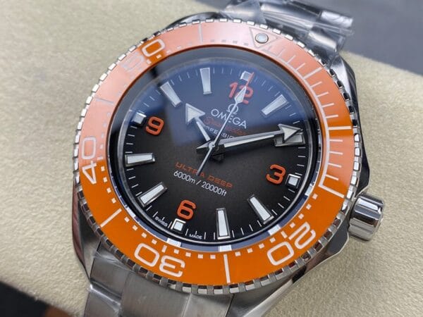 オメガ プラネットオーシャン 6000M コーアクシャル マスタークロノメーター 45.5MM ウルトラディープ 215.32.46.21.01.001
