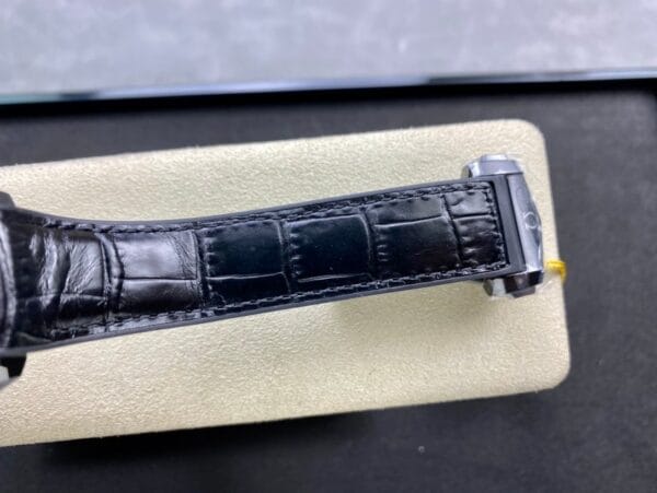 1:1 スーパークローン Omega Chieftain シリーズ ブラックセラミック オーシャンユニバース 600m 品質レビュー