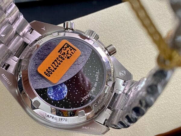 オメガ スヌーピー 150周年記念モデル