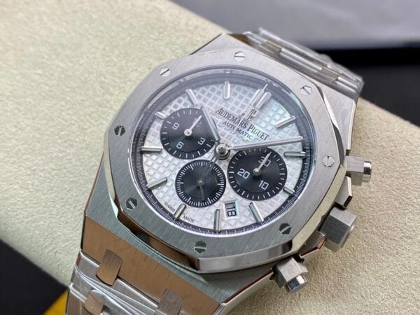 オーデマ・ピゲ ロイヤルオーク クロノグラフ – 1:1スーパークローン