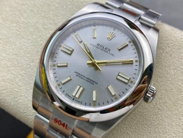 ロレックス オイスターパーペチュアル 41 リファレンス：124300