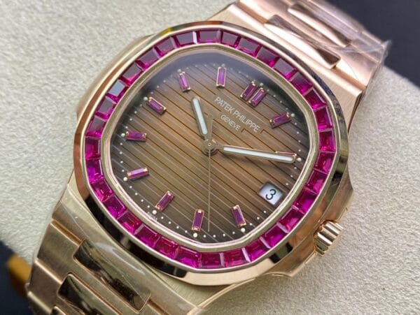 パテックフィリップ ノーチラス 5723 1:1 スーパークローン