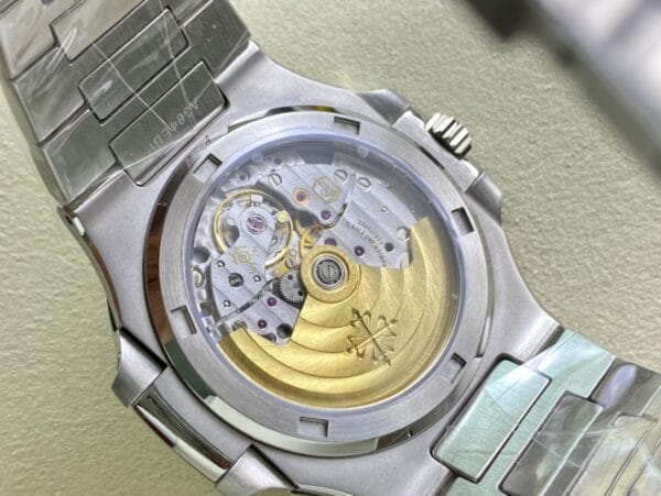 1:1スーパークローン パテックフィリップ 5711 ノーチラス グリーン