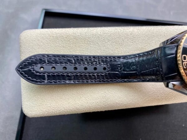 1:1 スーパークローン Omega Chieftain シリーズ ブラックセラミック オーシャンユニバース 600m 品質レビュー
