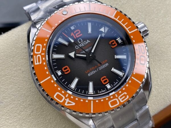 オメガ プラネットオーシャン 6000M コーアクシャル マスタークロノメーター 45.5MM ウルトラディープ 215.32.46.21.01.001