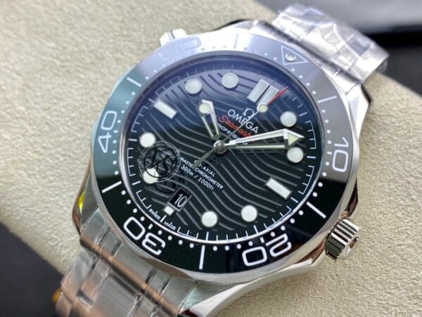 オメガ シーマスター ダイバー 300M 42mm ブラックダイヤル
