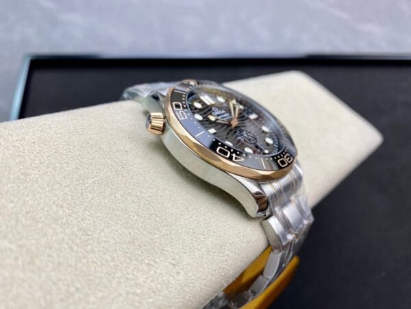 オメガ シーマスター ダイバー 300M 42mm ブラックダイヤル 1:1スーパークローン