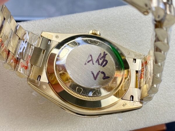 1:1スーパークローン デイデイト ロレックス ウィークリージャーナル 18Kゴールドメッキ カウンターウェイト