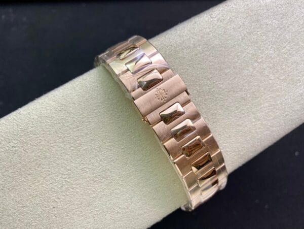 パテックフィリップ ノーチラス 5723 1:1 スーパークローン