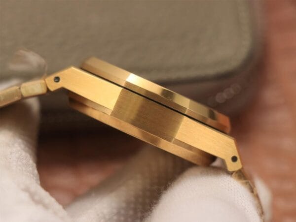 オーデマ ピゲ ロイヤルオーク クロノグラフ 18Kゴールド×904Lスチール – 1:1スーパークローン