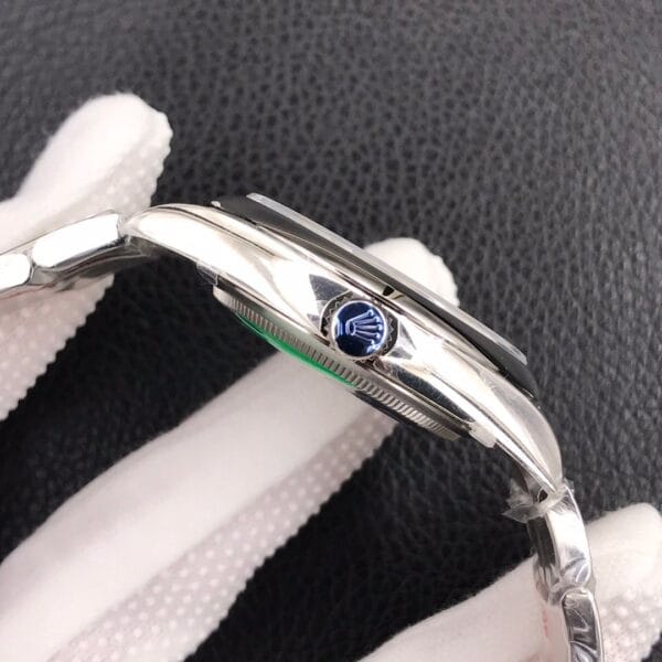 ロレックス オイスターパーペチュアル41 ブラックフェイス、リファレンスナンバー124300