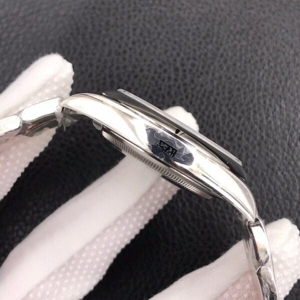 ロレックス オイスターパーペチュアル41 ブラックフェイス、リファレンスナンバー124300