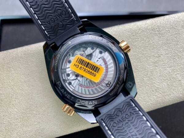 1:1 スーパークローン Omega Chieftain シリーズ ブラックセラミック オーシャンユニバース 600m 品質レビュー