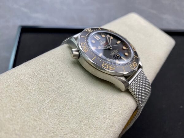 1:1 スーパークローン オメガ シーマスター ダイバー300M 42mm チタン（007エディション）