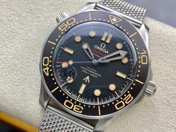 1:1 スーパークローン オメガ シーマスター ダイバー300M 42mm チタン（007エディション）