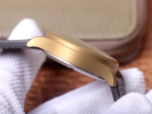 IWC スピットファイア パイロット UTC ワールド – 1:1スーパークローン