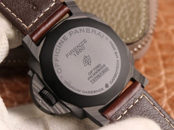パネライ ルミノール マリーナ PAM661 カーボテック – 1:1 スーパークローン
