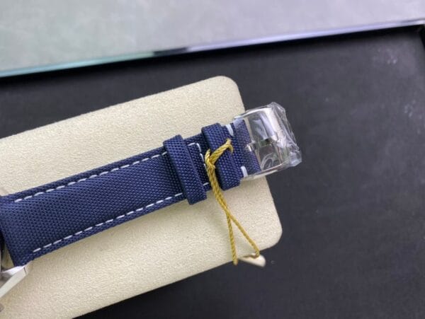 1:1 スーパークローン オメガ スヌーピー 150周年記念モデル