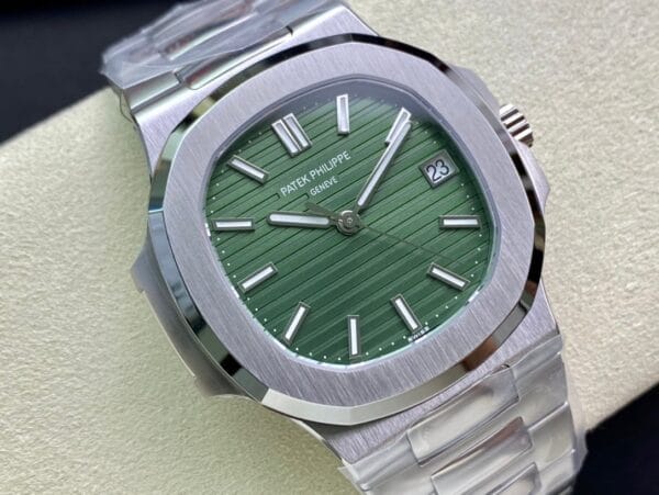 1:1スーパークローン パテックフィリップ 5711 ノーチラス グリーン