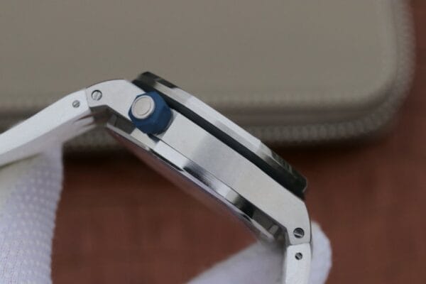 オーデマ ピゲ ロイヤルオーク オフショア ダイバー 15703（1:1スーパークローン）