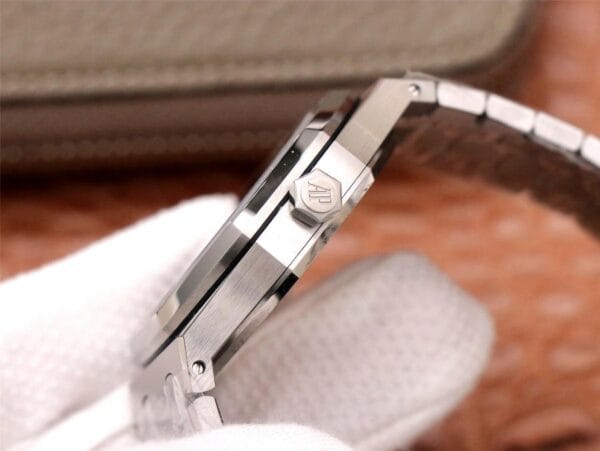 オーデマピゲ ロイヤルオーク 15400 1:1スーパークローン