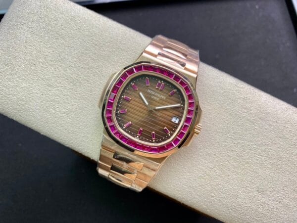 パテックフィリップ ノーチラス 5723 1:1 スーパークローン